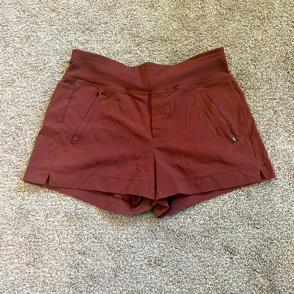 Athleta Trekkie North Short